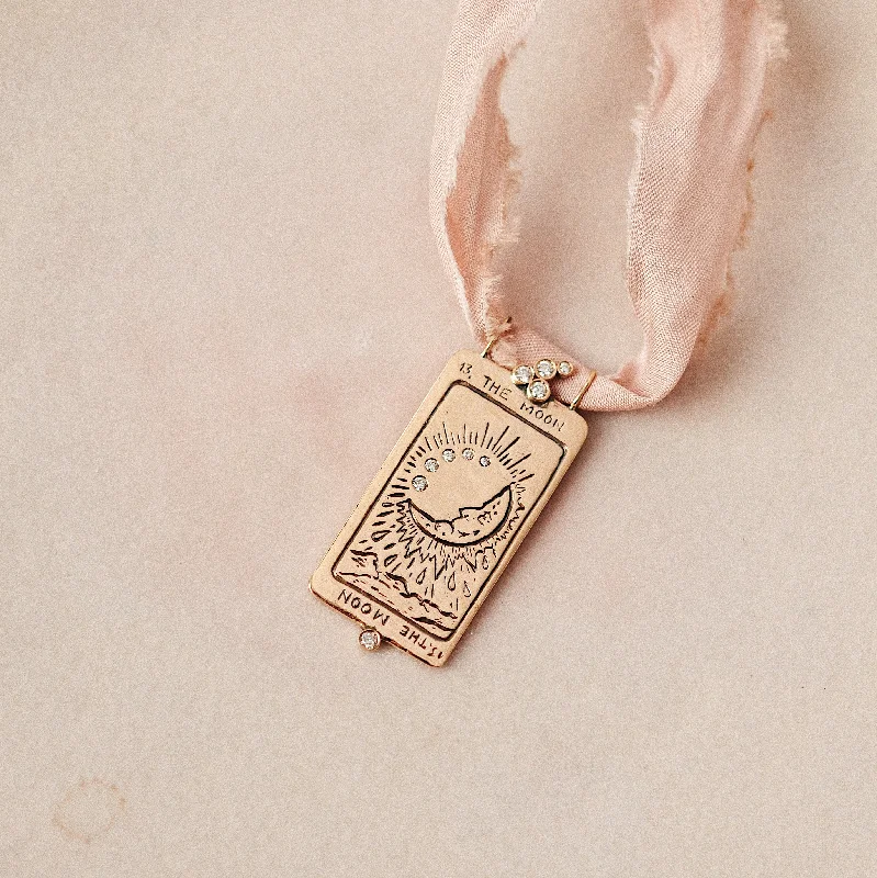 Ladies rose gold heart necklaces-Supreme The Moon Tarot Card Necklace