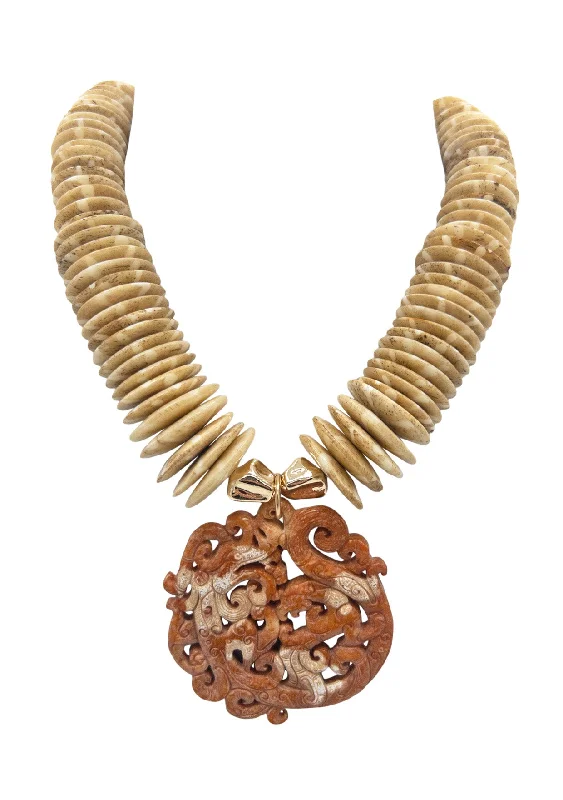 Ladies flower necklaces-Ethnic Horn Carved Jade Pendant Necklace