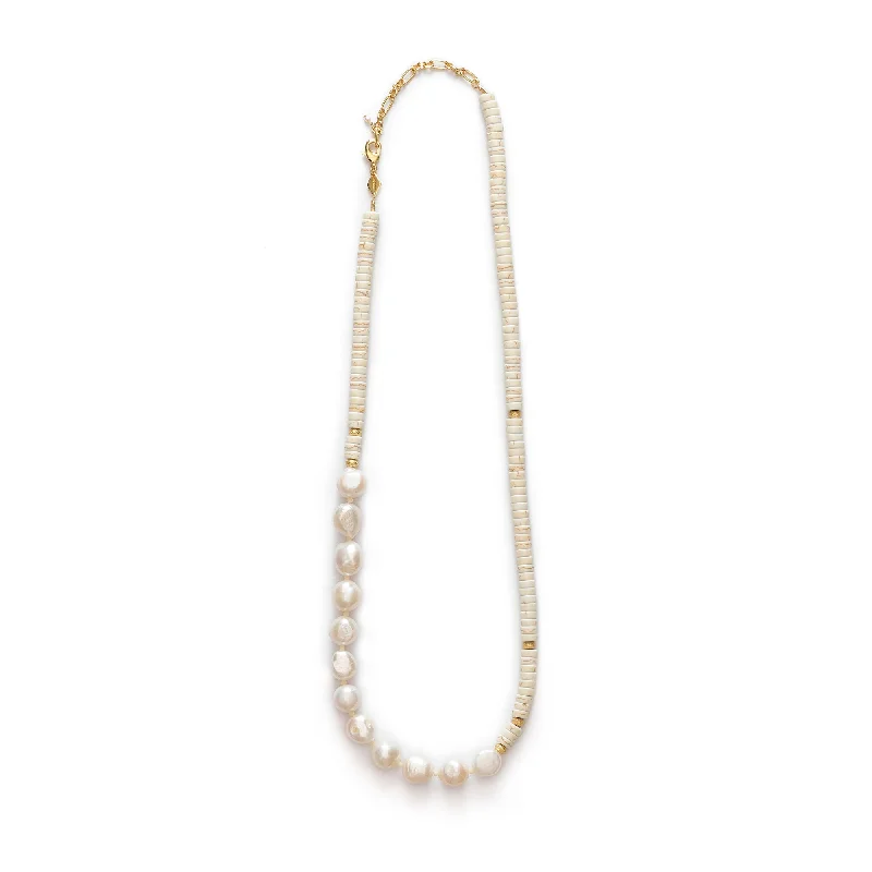 Ladies ruby necklaces-The Nomad Gold Plated Necklace w. Cream Beads & Pearls