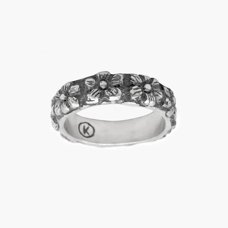 Ladies infinity rings-Hand Forged Sterling Silver Ring With Embossed Daisy