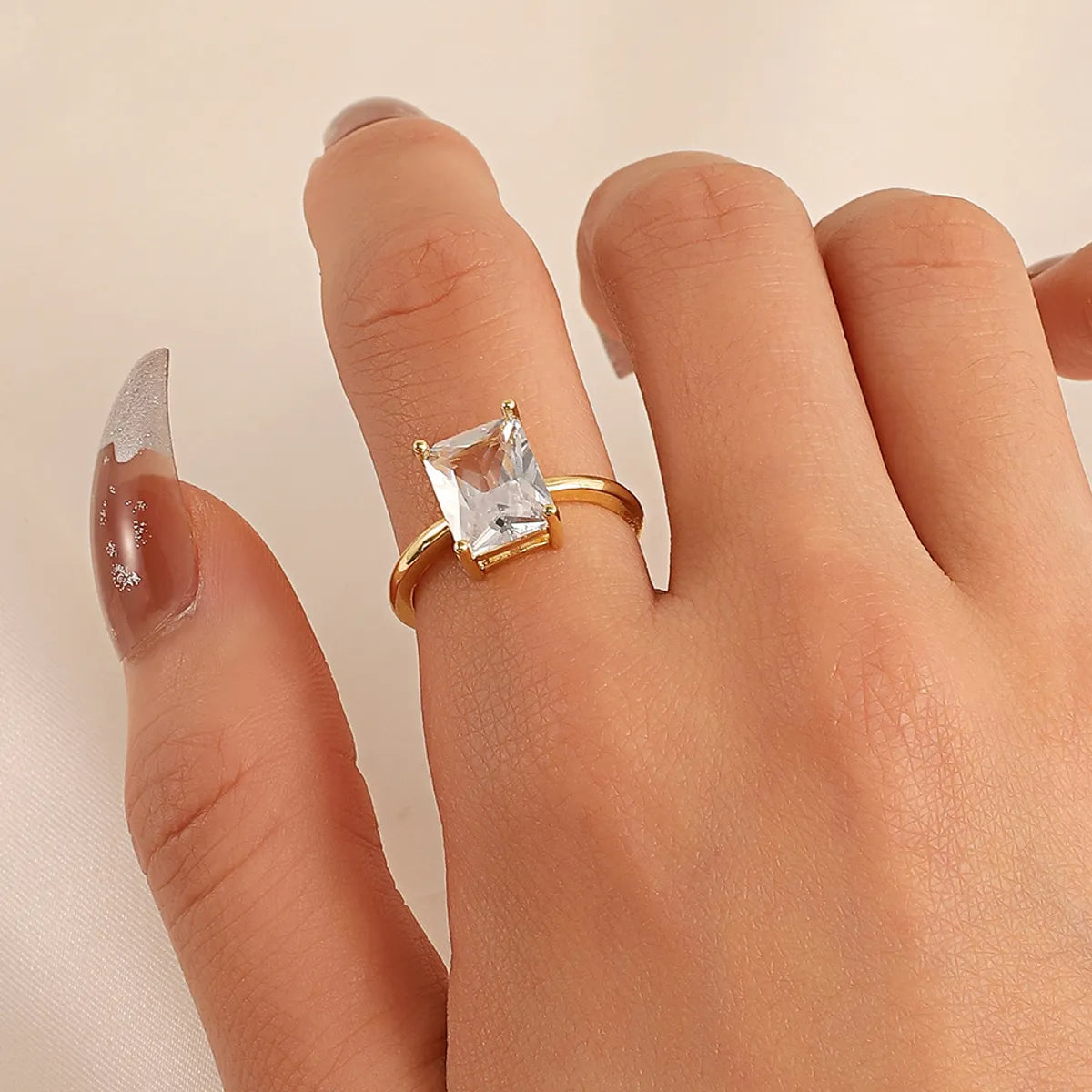 Ladies luxury rings-Fashion Elegant White Zircon Geometric Square Ring Women