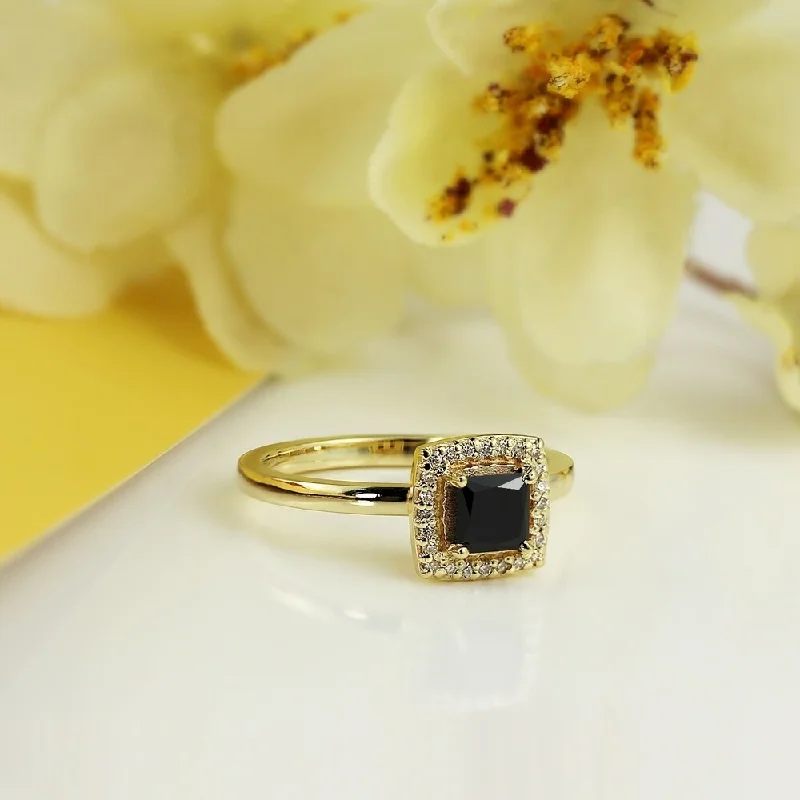 Ladies gemstone solitaire engagement rings-Auriya 10k Gold 1/3ctw Princess-cut Black Diamond Engagement Ring