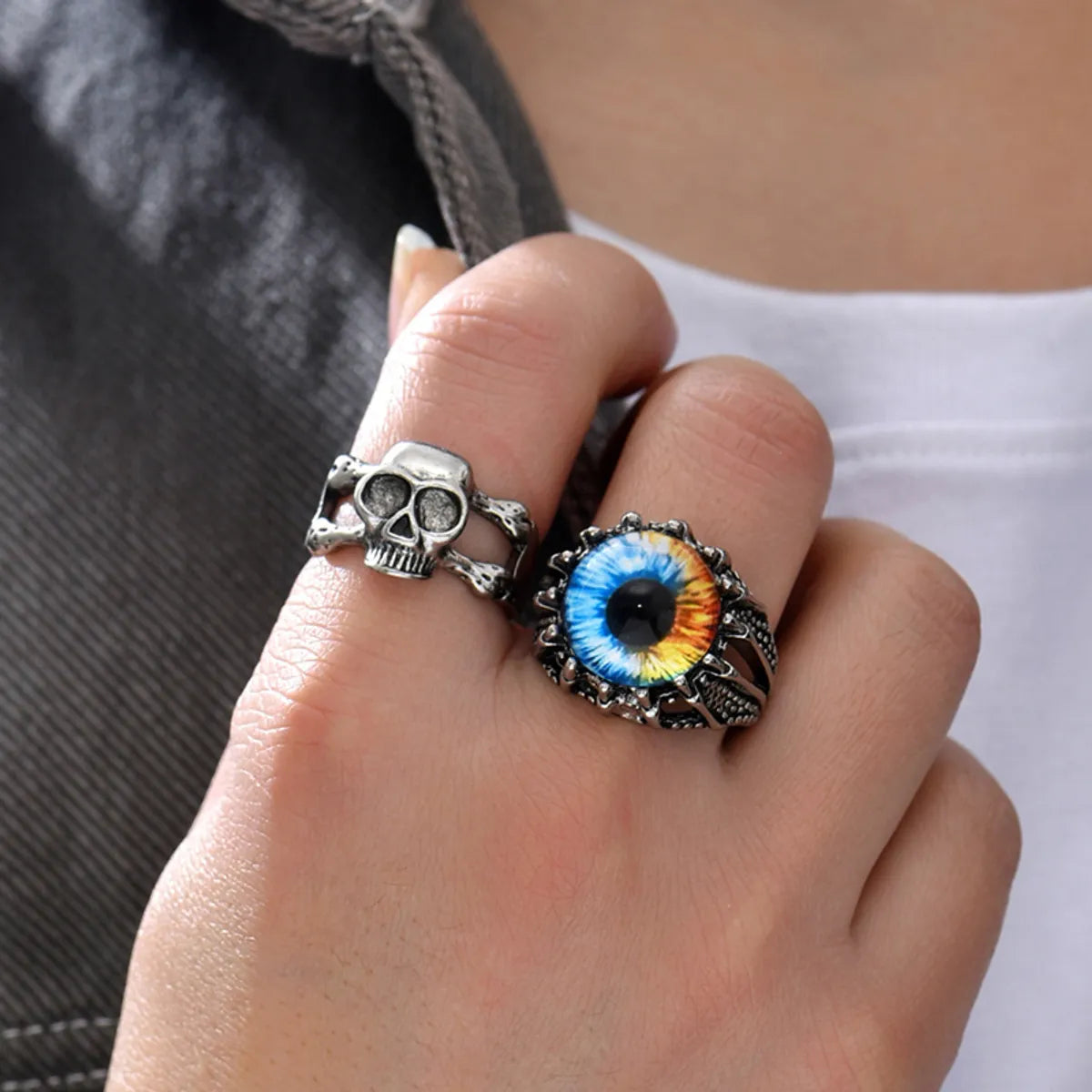 Ladies cluster rings-2 Piece Set Vintage Style Eye Skull Alloy Hollow Out Resin Men's Open Ring