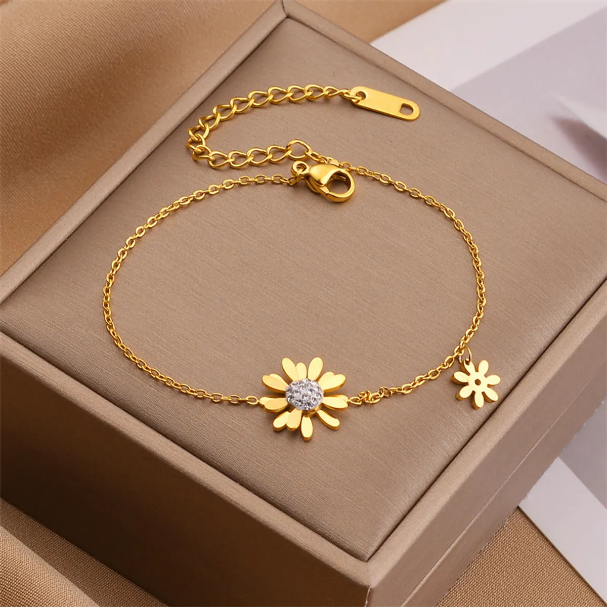 Ladies elegant bangles-Fashion Daisy Titanium Steel Inlay Rhinestones Bracelets